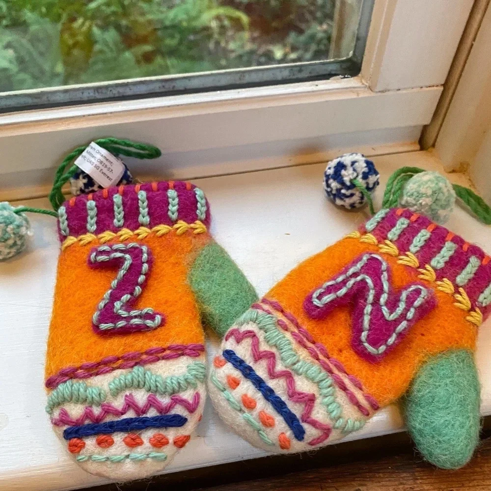 Anthropologie Bundle Up Mitten Ornaments N Z